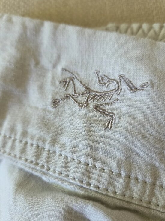 Arc'teryx Pants - Arcteryx light taupe-colored Capri Arcteryx